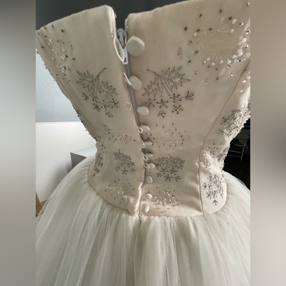 Vintage Monique Lhuillier gown - Picture 8 of 12